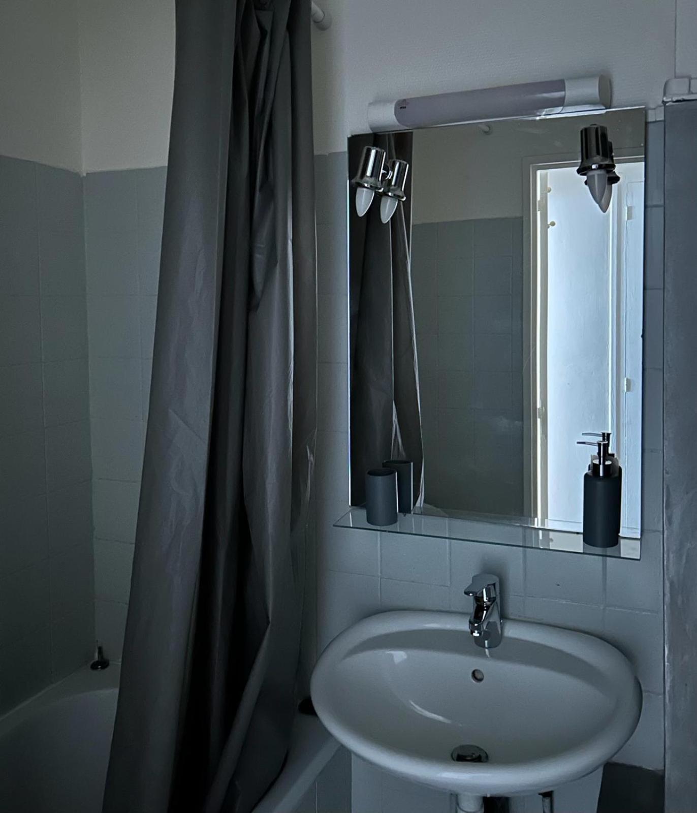 Luxury Appartement Batignole Paris Luaran gambar
